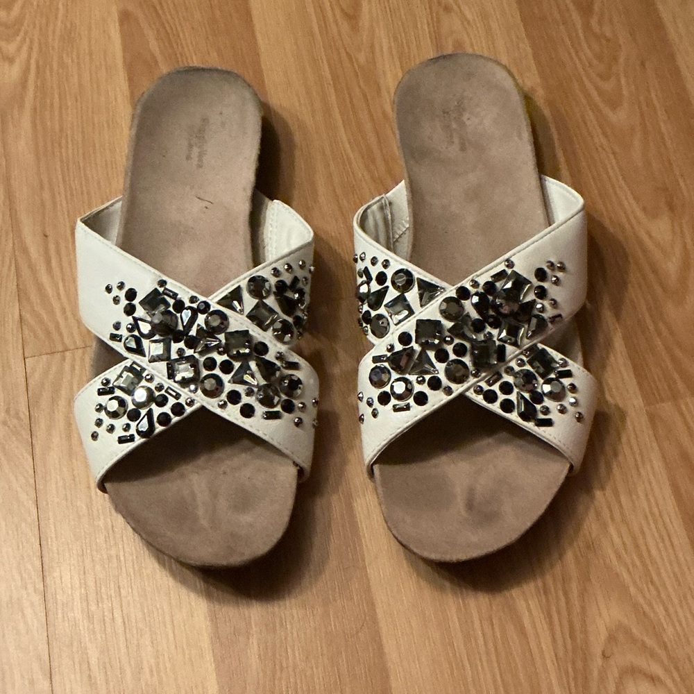 Simply Vera Vera Wang White and Black Embellished Sandals